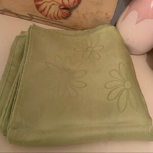 Set of 8 linen green flower 🌸 pattern napkins